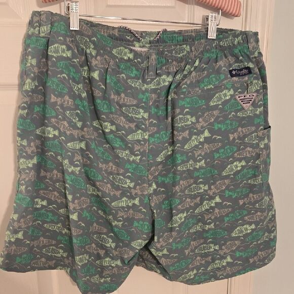 Columbia Gray and Green Fish Patterned Shorts - Picture 4 of 6